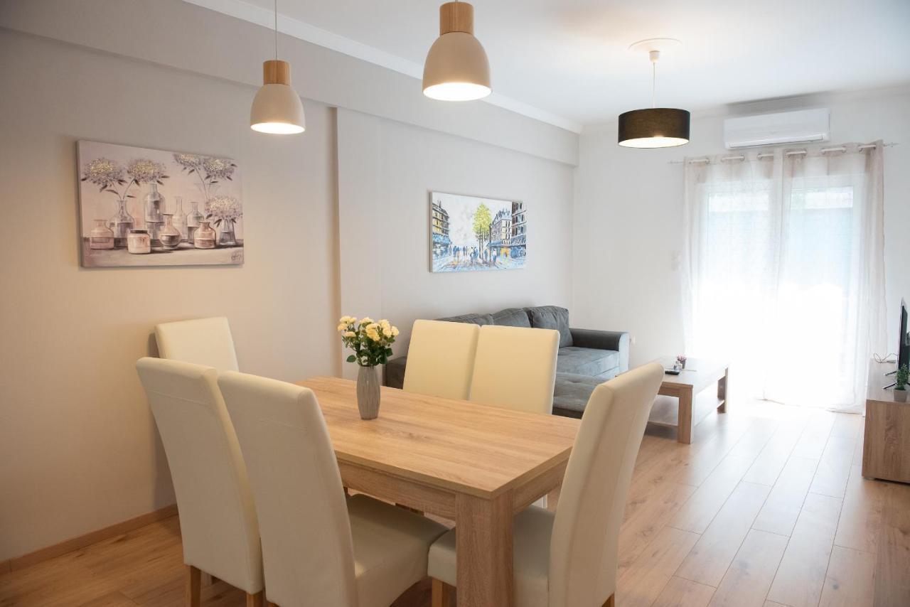 Apartamento Newly Renovated Flat 500M From Subway Station Atenas Exterior foto