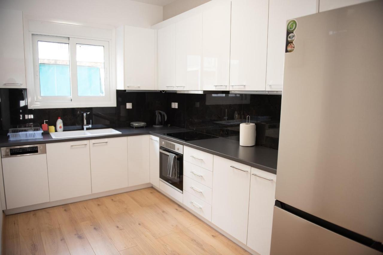 Apartamento Newly Renovated Flat 500M From Subway Station Atenas Exterior foto