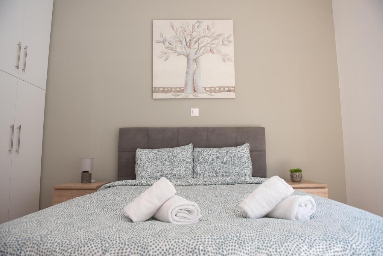 Apartamento Newly Renovated Flat 500M From Subway Station Atenas Exterior foto