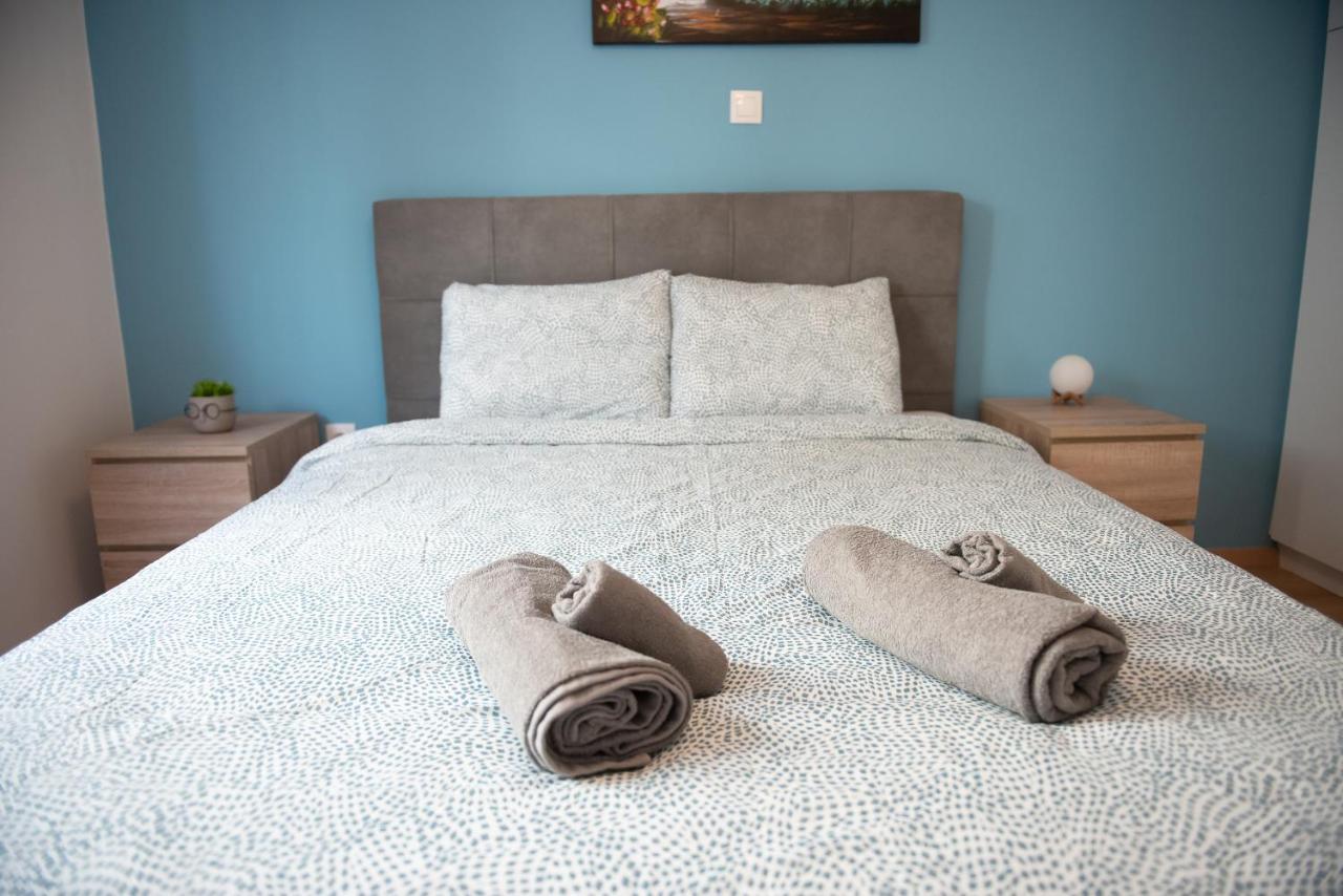 Apartamento Newly Renovated Flat 500M From Subway Station Atenas Exterior foto